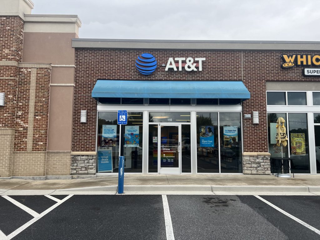 AT&T store at a strip mall